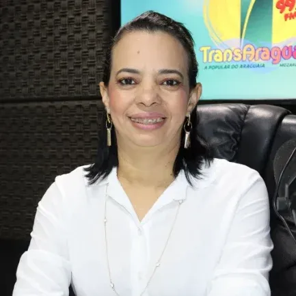 Lívia de Oliveira
